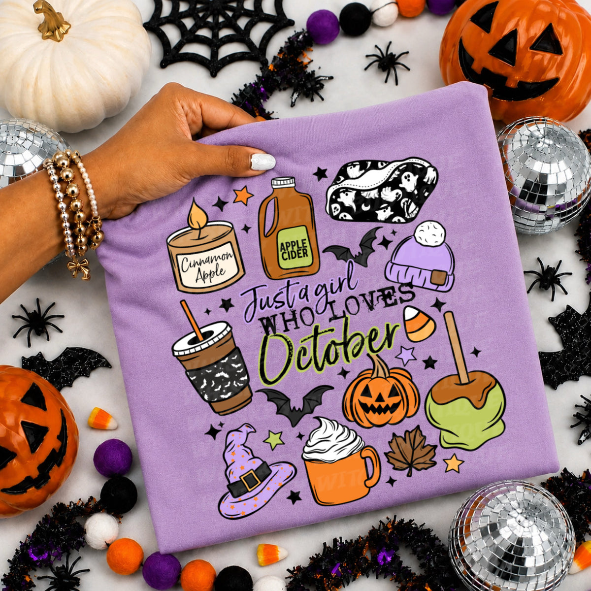 Just a Girl Who Loves October T-Shirt: Cozy Fall Vibes